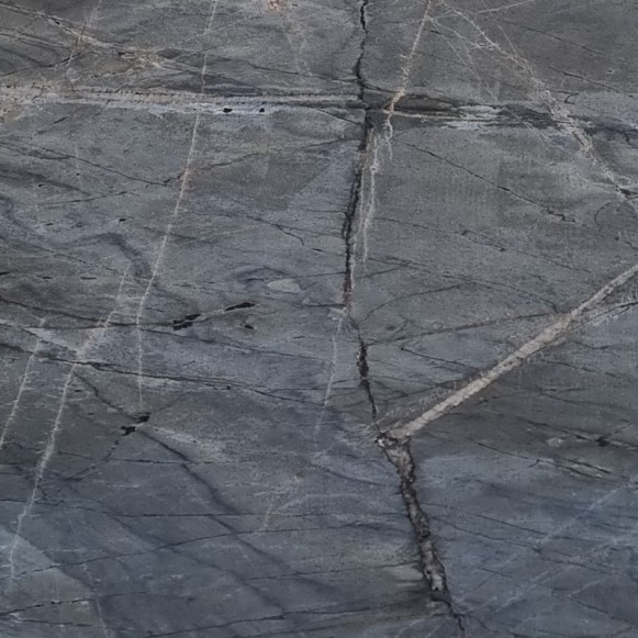 Ebony Quartz